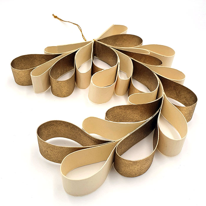 Small leaf decoration in box