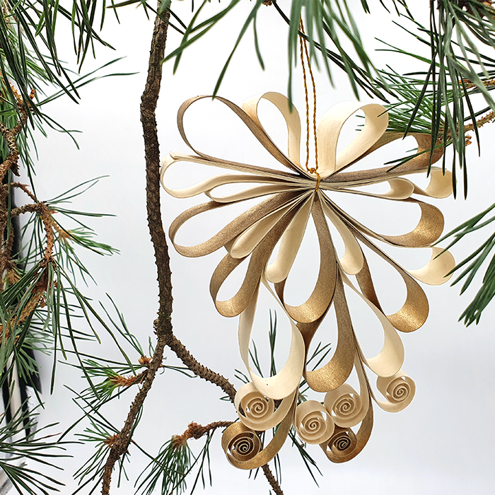 Small flower decoration in box